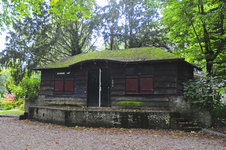 903553 Gezicht op het voormalige botenhuisje in het Park Oog in Al te Utrecht.